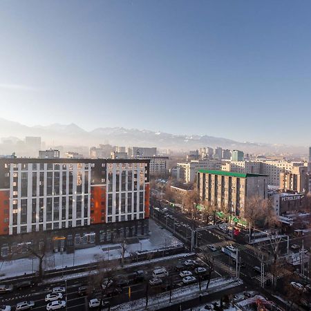 Квартира С Видом На Горы Almaty Ngoại thất bức ảnh