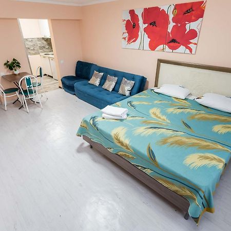 Квартира С Видом На Горы Almaty Ngoại thất bức ảnh
