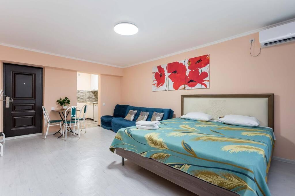 Квартира С Видом На Горы Almaty Ngoại thất bức ảnh