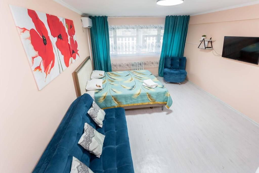 Квартира С Видом На Горы Almaty Ngoại thất bức ảnh